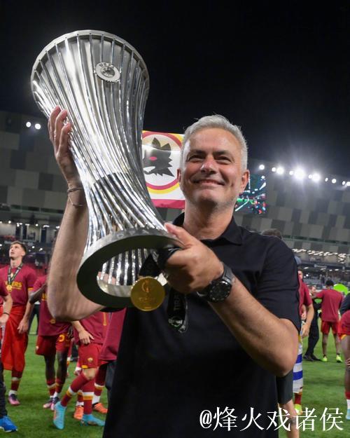 葡足协或将邀请穆里尼奥执教 他仍可兼任罗马主帅 葡足协或将邀请穆里尼奥执教 他仍可兼任罗马主帅